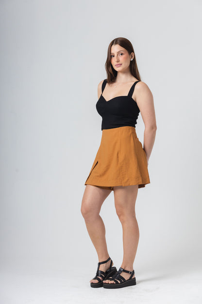 Saia Shorts Capri com Fendas Laterais